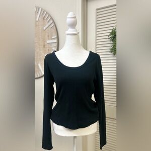 Universal Thread Black Long Sleeve Scoop Neck Tee